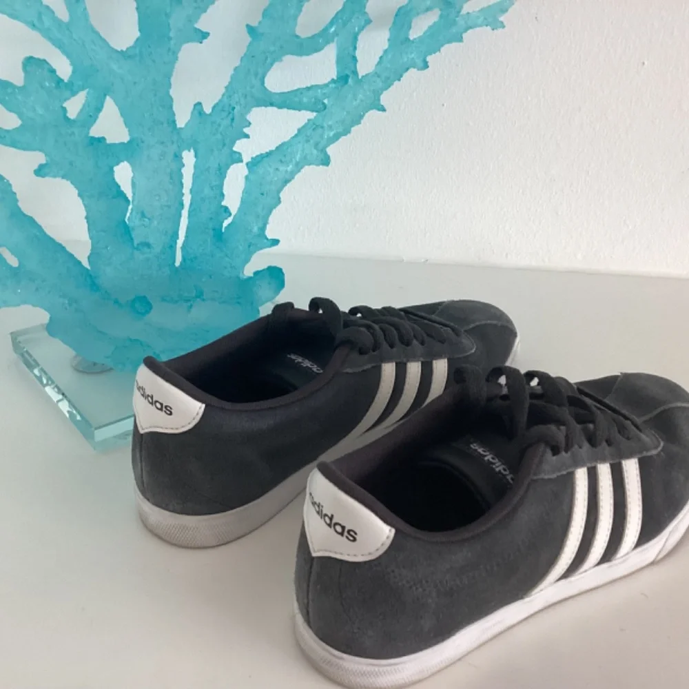 REDUCED WMNS Gray Suede White Leather ADIDAS three stripes sneakers worn 2x 7.5